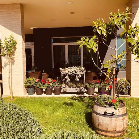 Pansion Magnolia Hotel Medjugorje Exterior photo